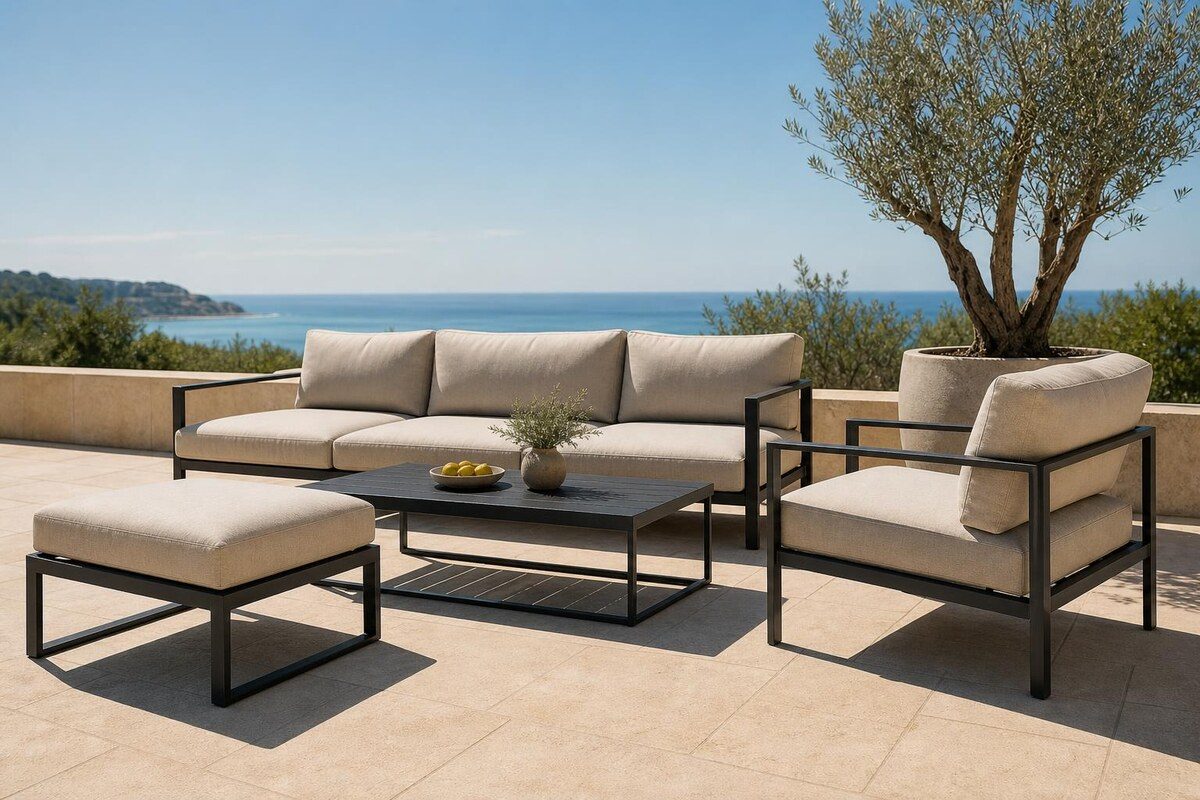 Ensemble de mobilier jardin en bois massif installé sur une terrasse